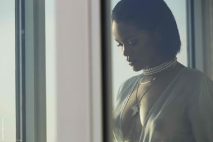 Celeb-erotika-Rihanna