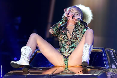 Celeb erotika_Miley_Cyrus_35