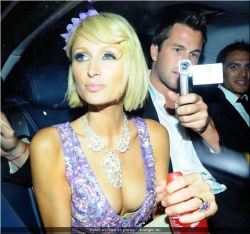 20090623-Celeb erotika - Pamela Anderson és Paris Hilton (45).jpg