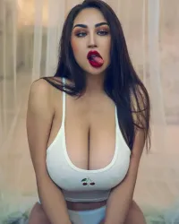20250622-Közösségi média celeb - Louisa Khovanski-1 (1).webp