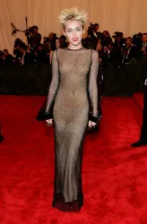 20251217-Fake celeb pornó - Miley Cyrus - 1 (5).webp